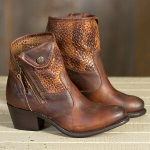Sonora Isabella Leather Boots